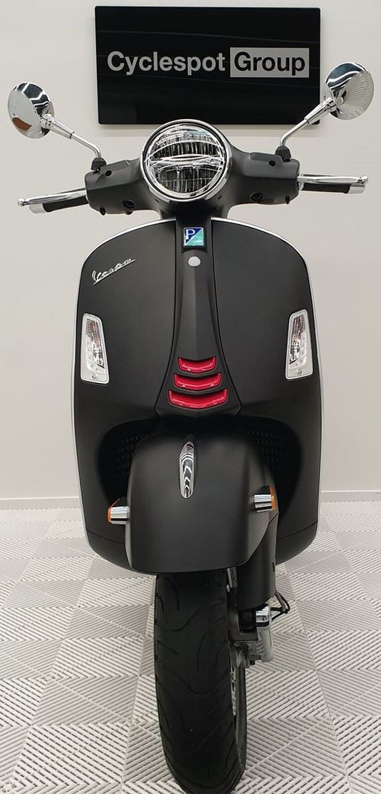 2022 Vespa GTS 300 Super