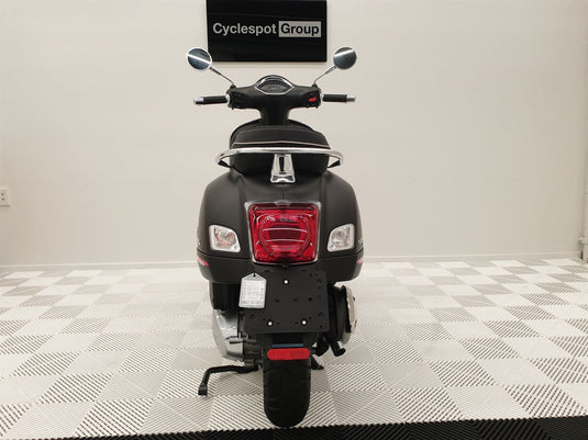 2022 Vespa GTS 300 Super