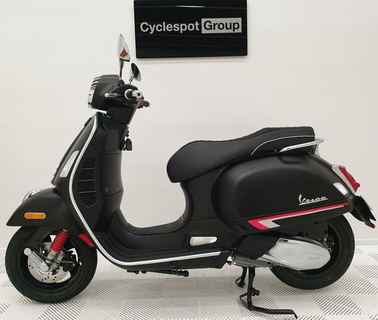 2022 Vespa GTS 300 Super
