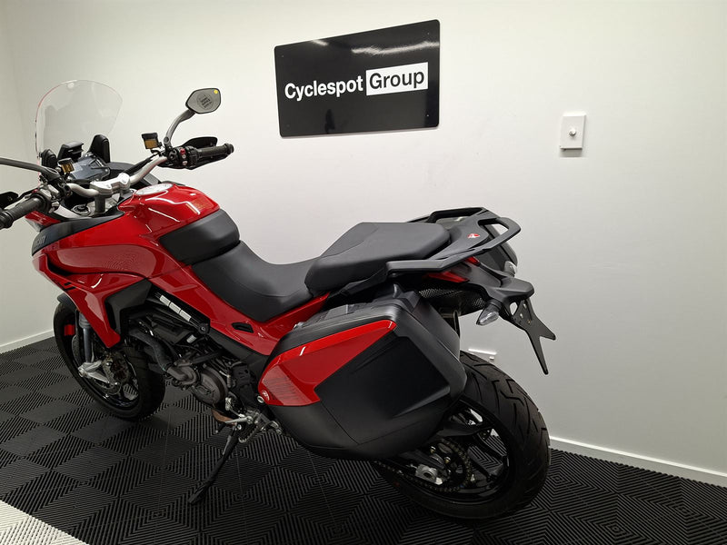 Load image into Gallery viewer, 2023 Ducati Multistrada V2S
