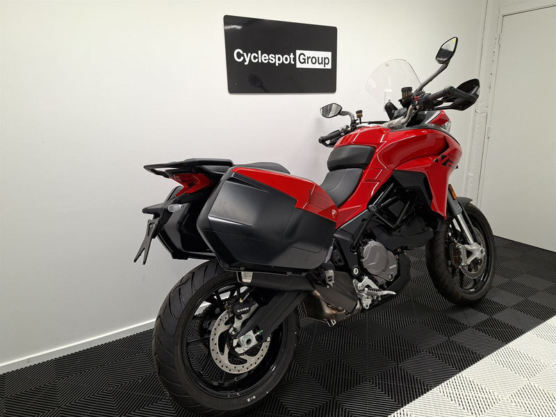 Load image into Gallery viewer, 2023 Ducati Multistrada V2S
