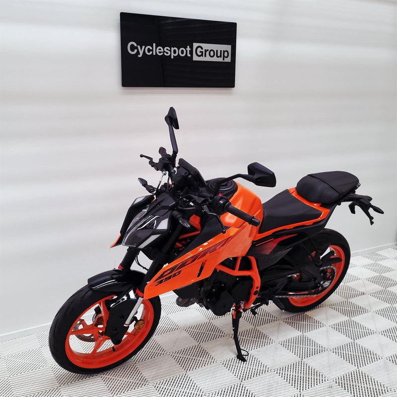 Load image into Gallery viewer, 2025 KTM Duke 390
