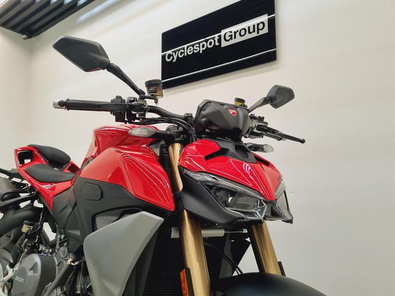 Load image into Gallery viewer, 2026 Ducati Street Fighter V2
