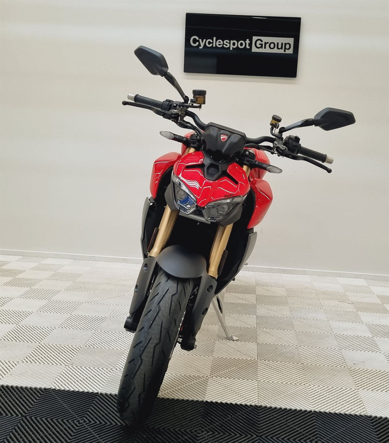 Load image into Gallery viewer, 2026 Ducati Street Fighter V2
