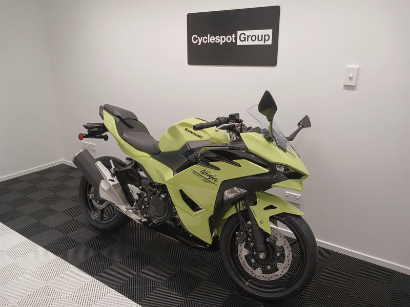 Load image into Gallery viewer, 2026 Kawasaki Ninja 500 LAMS
