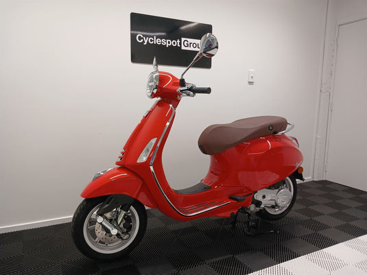 2024 Vespa GTS 150 Super