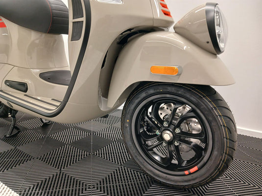 2024 Vespa GTV 300