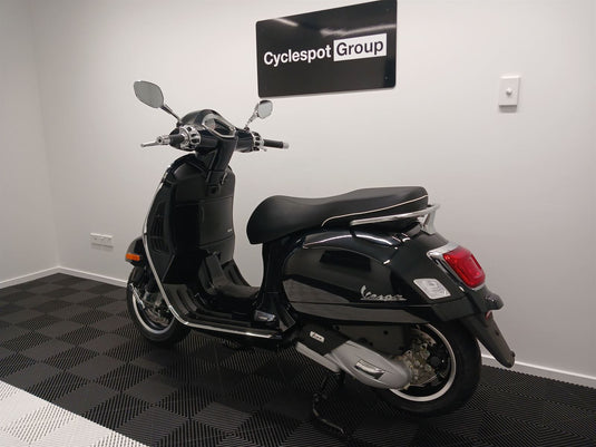 2024 Vespa GTS 150 Super