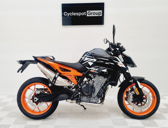 2023 KTM Duke 890 GP