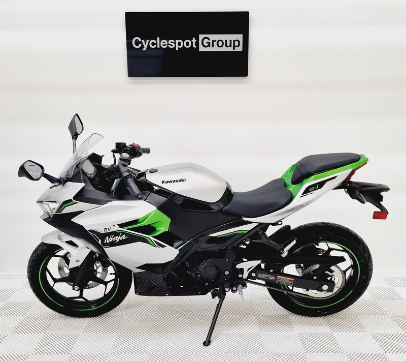 Load image into Gallery viewer, 2024 Kawasaki Ninja E-1 EV LAMS
