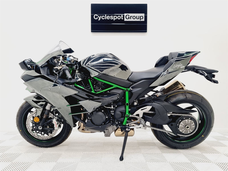 Load image into Gallery viewer, 2025 Kawasaki Ninja H2
