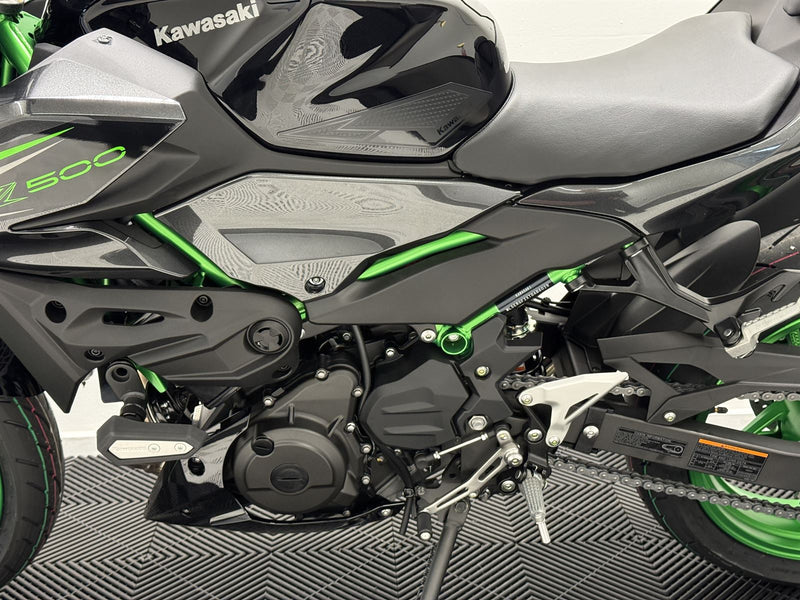 Load image into Gallery viewer, 2026 Kawasaki Z 500 SE LAMS
