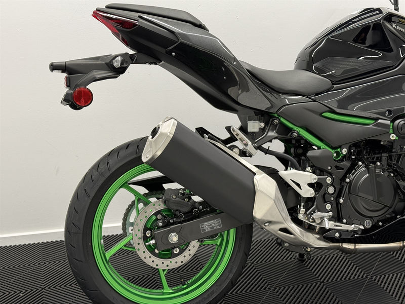 Load image into Gallery viewer, 2026 Kawasaki Z 500 SE LAMS
