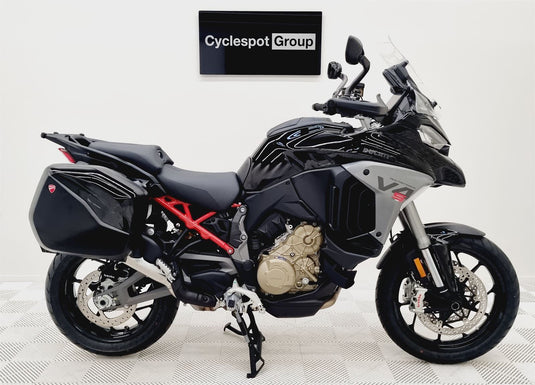 2025 Ducati Multistrada V4S Travel & Radar
