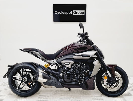 2025 Ducati XDiavel V4