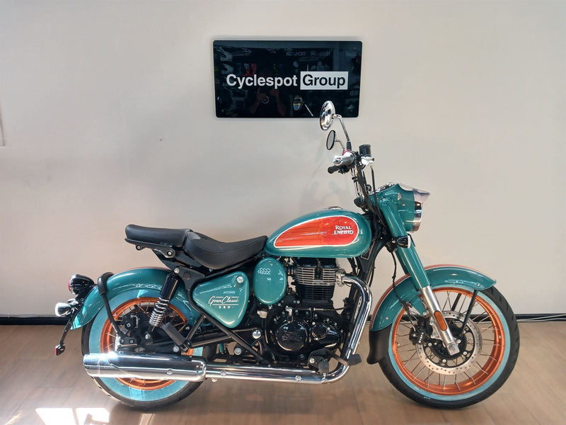 Load image into Gallery viewer, 2026 Royal Enfield Classic Goan 350 motorcycle at Cyclespot
