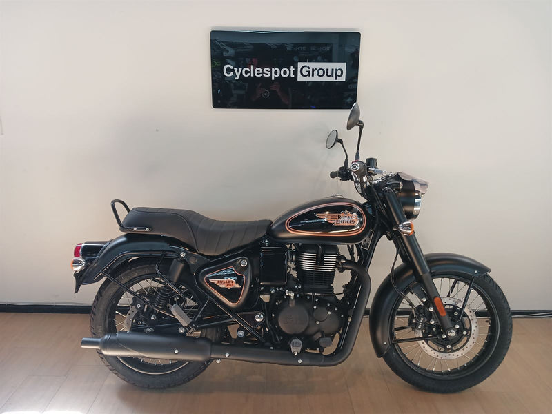 Load image into Gallery viewer, 2026 Royal Enfield Bullet 350 Premium motorcycle at Cyclespot
