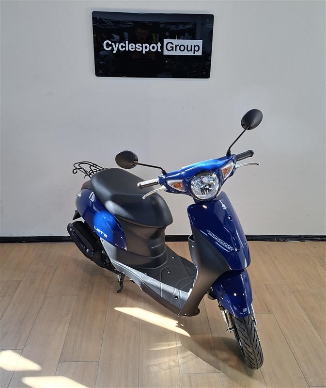 Load image into Gallery viewer, 2026 Suzuki UZ50 BLACK AND BLUE
