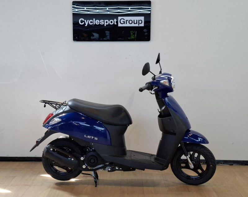 Load image into Gallery viewer, 2026 Suzuki UZ50 BLACK AND BLUE
