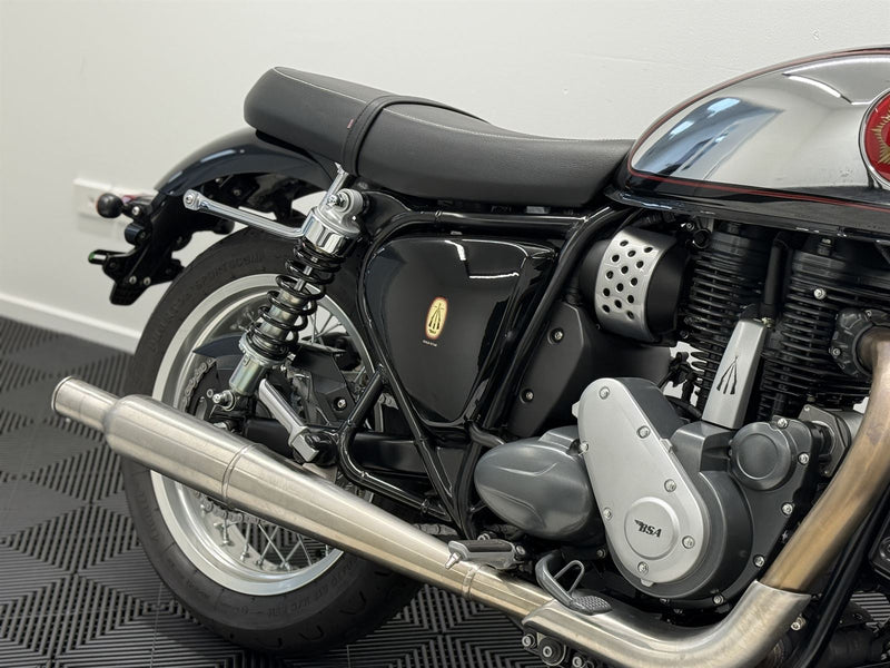 Load image into Gallery viewer, 2024 BSA Gold Star MIDNIGHT BLACK
