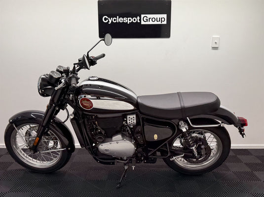 2024 BSA Gold Star MIDNIGHT BLACK