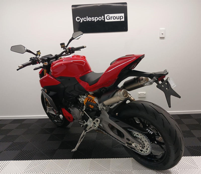 Load image into Gallery viewer, 2026 Ducati Street Fighter V2S

