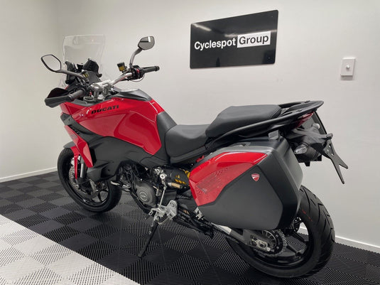 2026 Ducati Multistrada V2S TRAVEL