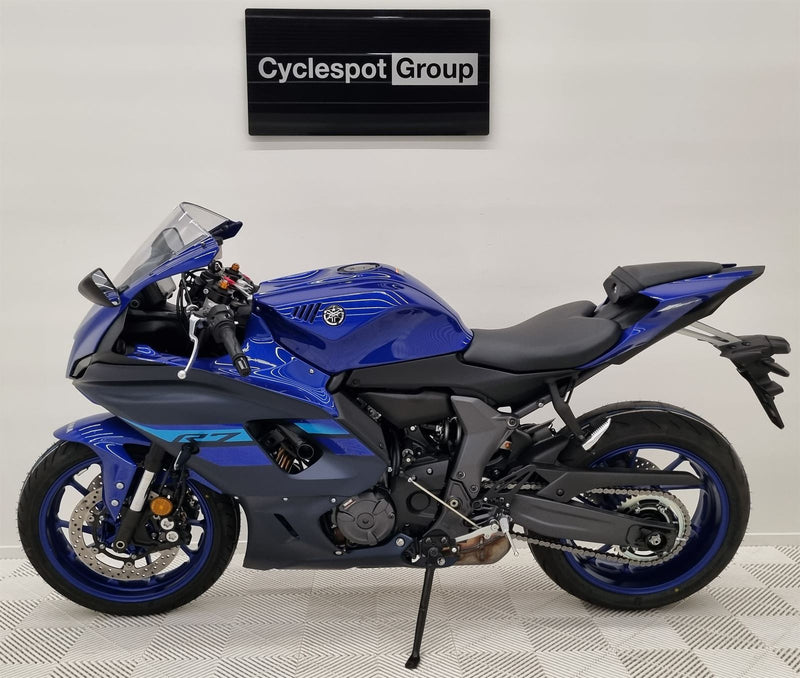 Load image into Gallery viewer, 2024 Yamaha R 7 High Output
