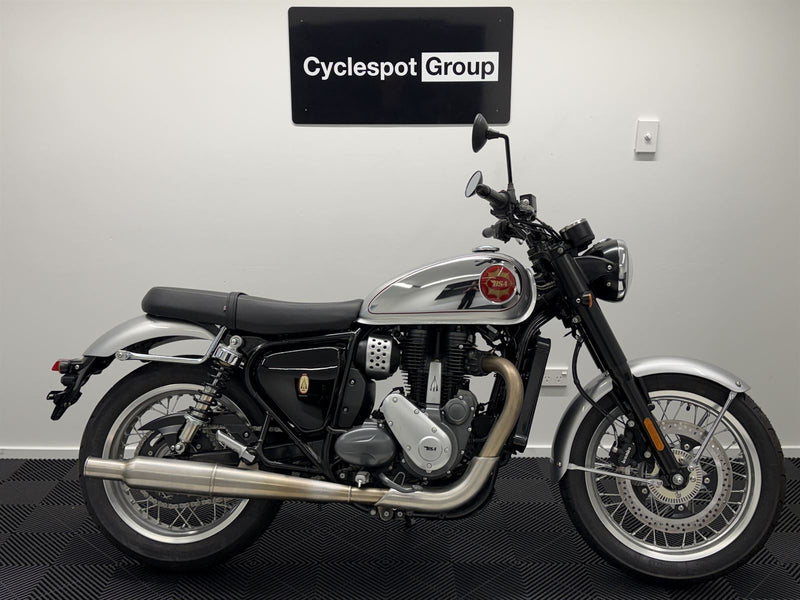 Load image into Gallery viewer, 2024 BSA Gold Star Dawn Silver
