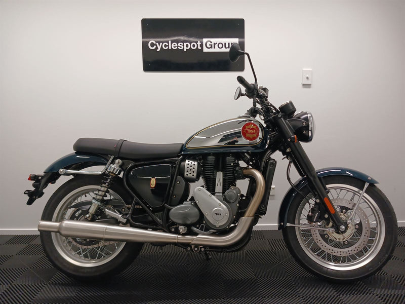 Load image into Gallery viewer, 2024 BSA Gold Star Highland Green
