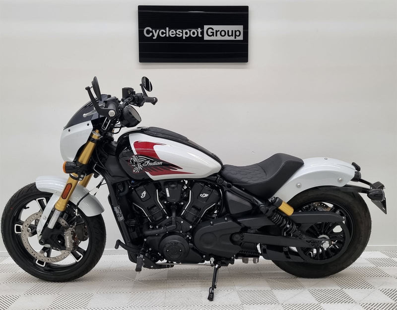 Load image into Gallery viewer, 2025 Indian Scout 101 - Limited + Tech
