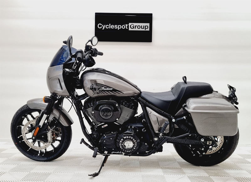 Load image into Gallery viewer, 2025 Indian Chief Sport Chief RT
