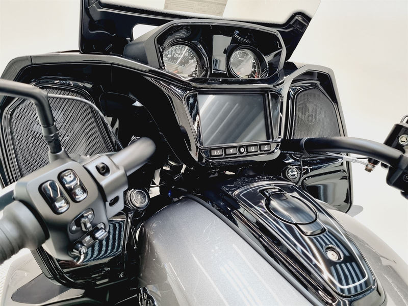 Load image into Gallery viewer, 2025 Indian Pursuit Dark Horse 112 Power Plus
