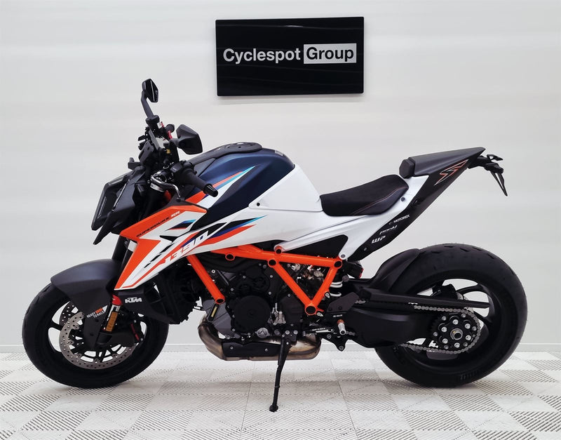 Load image into Gallery viewer, 2026 KTM Superduke 1390RR
