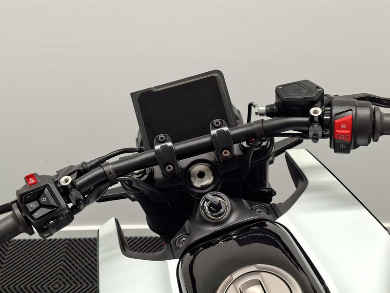 Load image into Gallery viewer, 2025 Husqvarna Vitpilen 401
