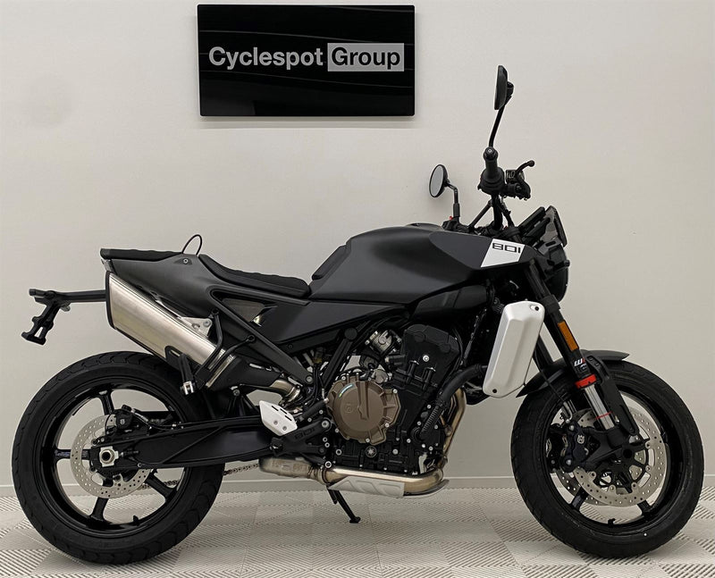 Load image into Gallery viewer, 2024 Husqvarna Svartpilen 801
