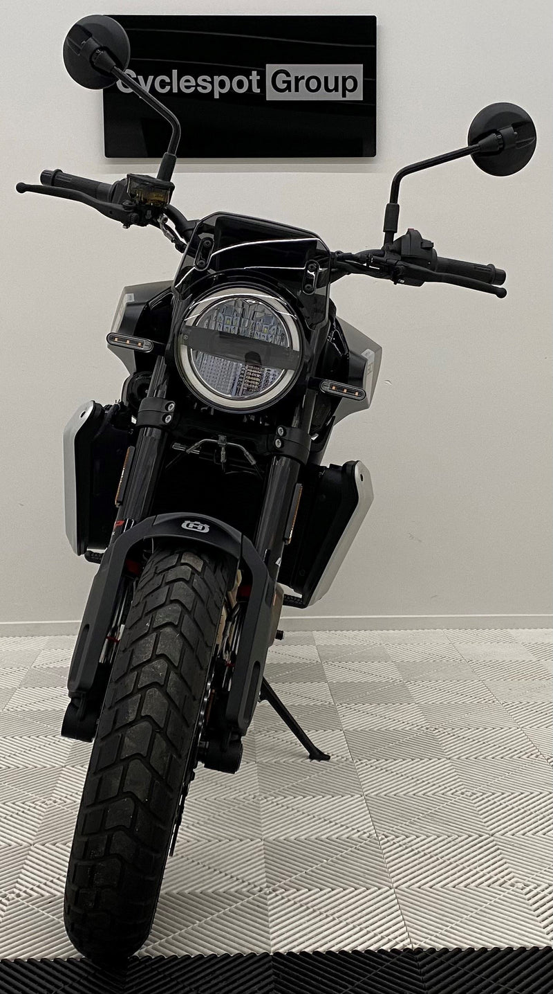 Load image into Gallery viewer, 2024 Husqvarna Svartpilen 801
