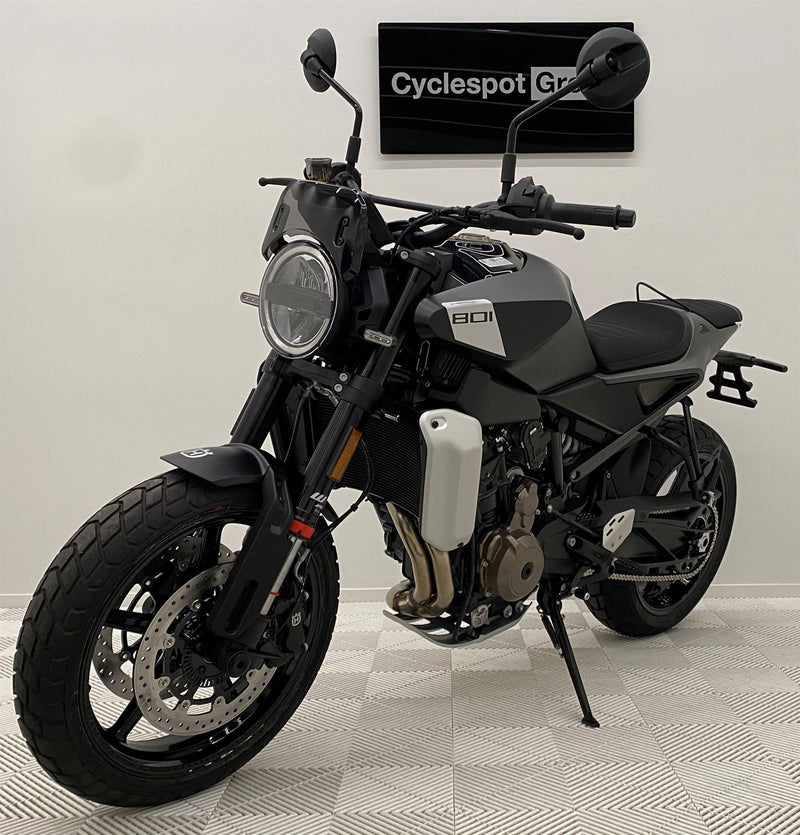 Load image into Gallery viewer, 2024 Husqvarna Svartpilen 801

