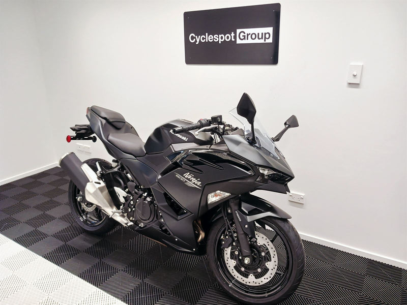Load image into Gallery viewer, 2026 Kawasaki Ninja 500 LAMS
