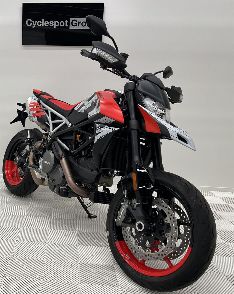 Load image into Gallery viewer, 2024 Ducati Hypermotard 950 RVE
