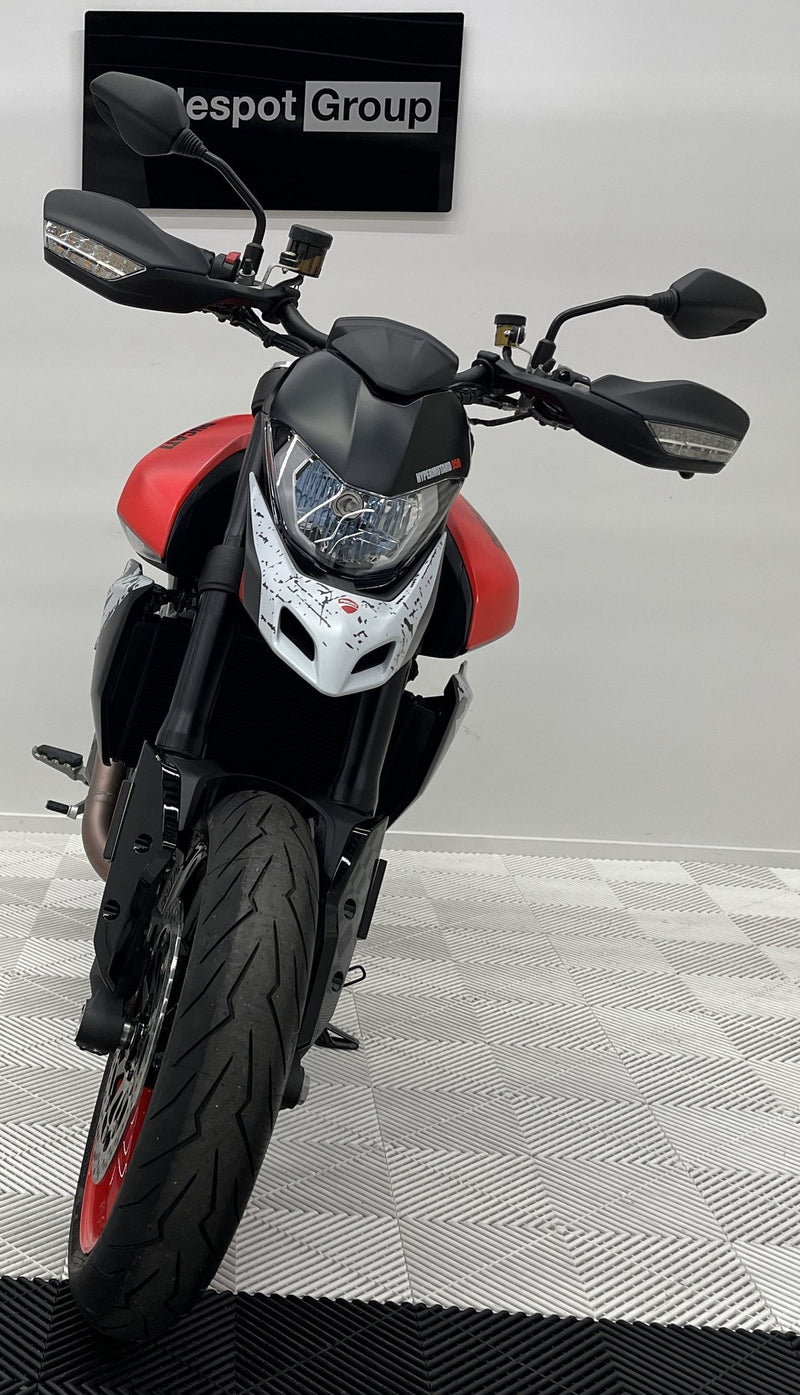 Load image into Gallery viewer, 2024 Ducati Hypermotard 950 RVE
