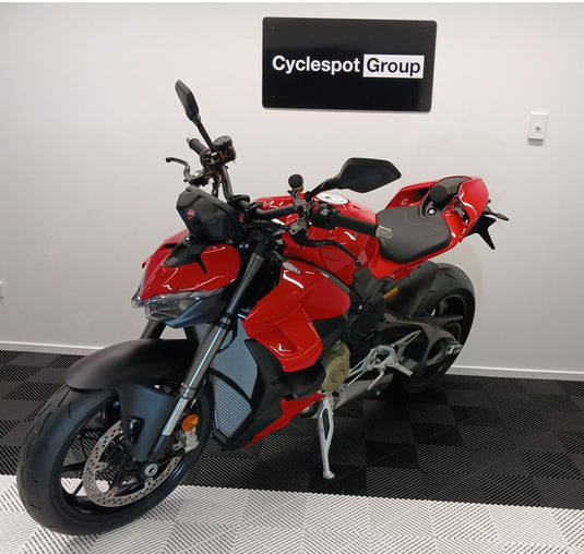 2025 Ducati Street Fighter V4