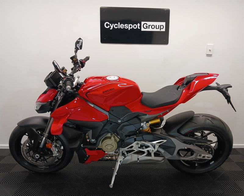 Load image into Gallery viewer, 2025 Ducati Street Fighter V4
