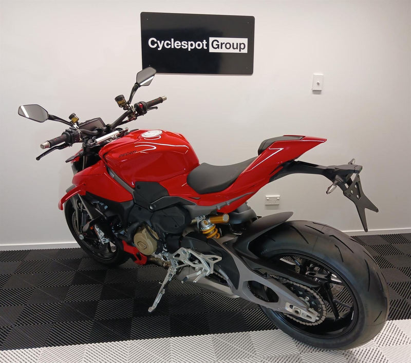 Load image into Gallery viewer, 2025 Ducati Street Fighter V4
