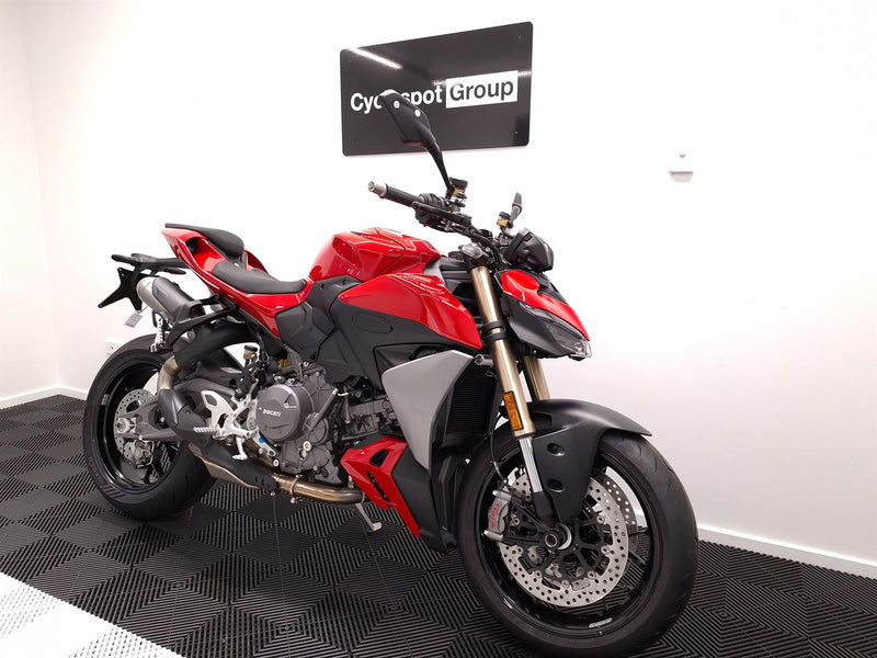 Load image into Gallery viewer, 2026 Ducati Street Fighter V2
