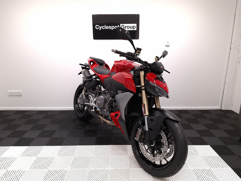 Load image into Gallery viewer, 2026 Ducati Street Fighter V2
