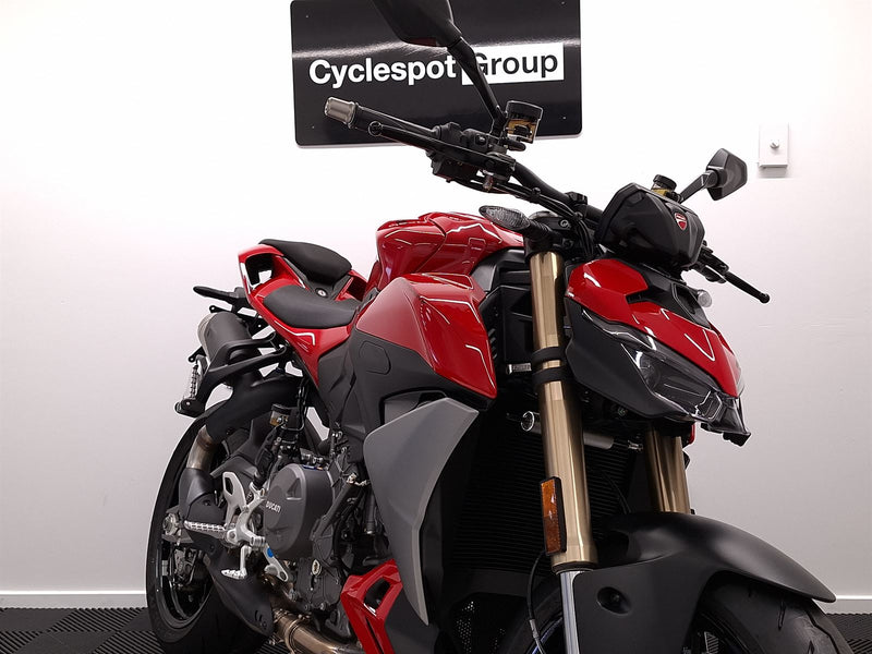 Load image into Gallery viewer, 2026 Ducati Street Fighter V2

