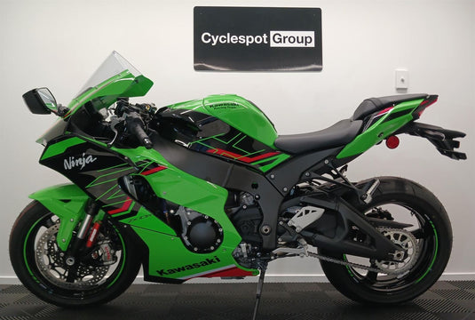 2023 Kawasaki Ninja ZX-10R + AKRAPOVIC SLIP ON