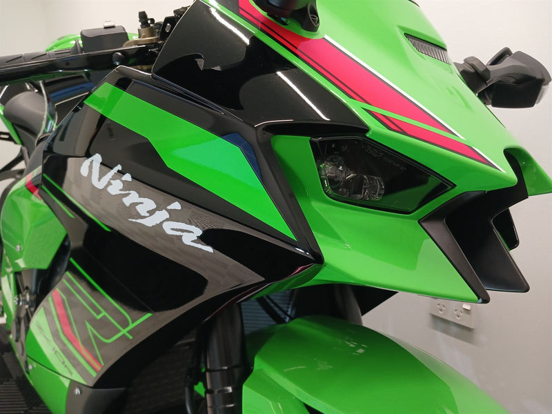 Load image into Gallery viewer, 2023 Kawasaki Ninja ZX-10R + AKRAPOVIC SLIP ON
