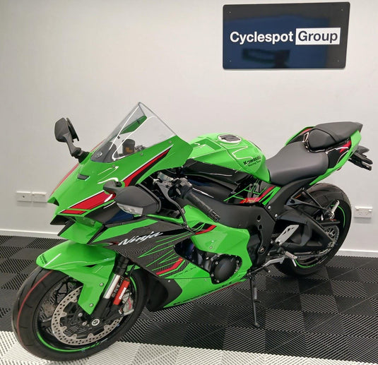 2023 Kawasaki Ninja ZX-10R + AKRAPOVIC SLIP ON